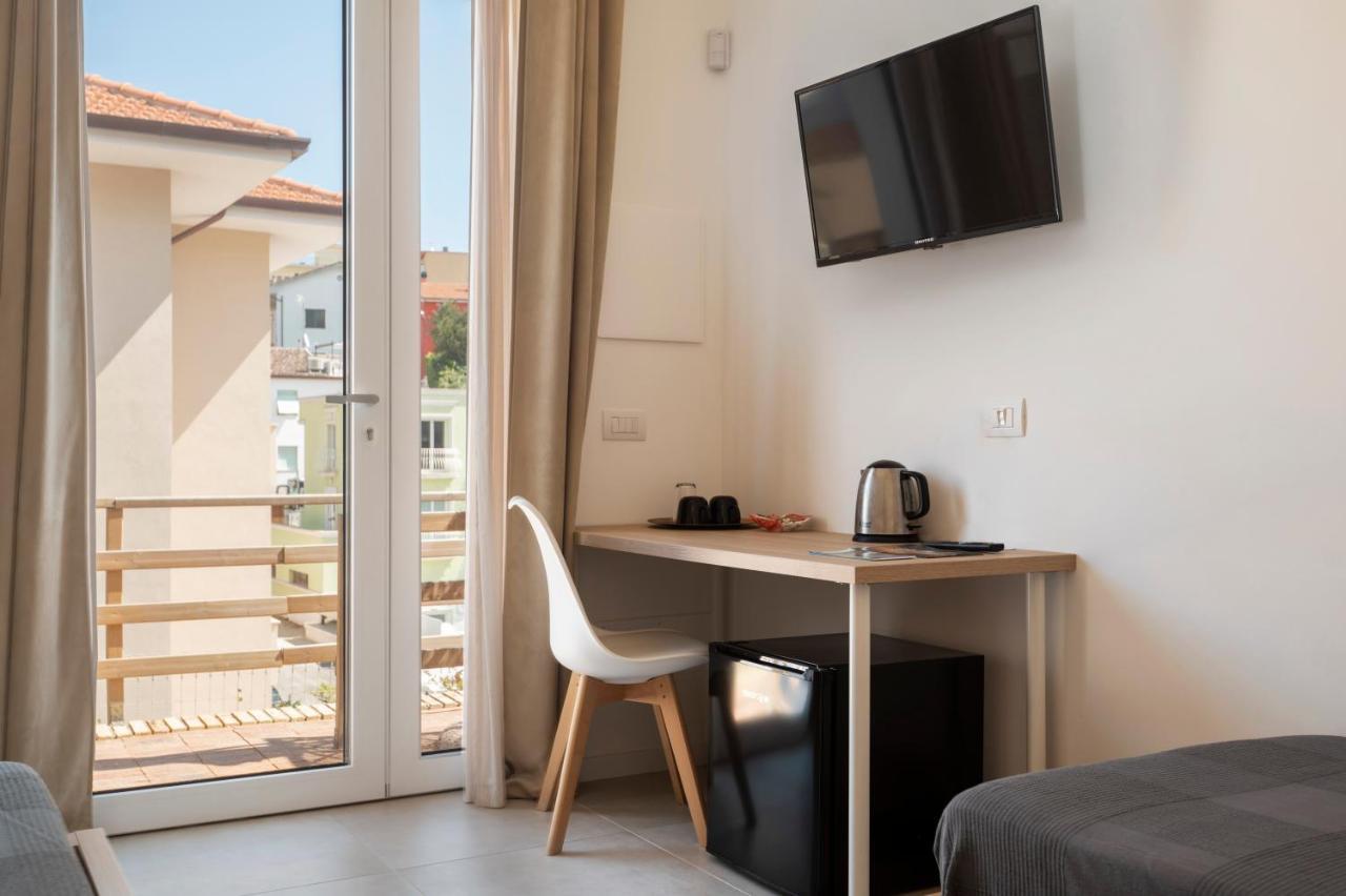 Hotel Onda Del Conero à Numana Extérieur photo